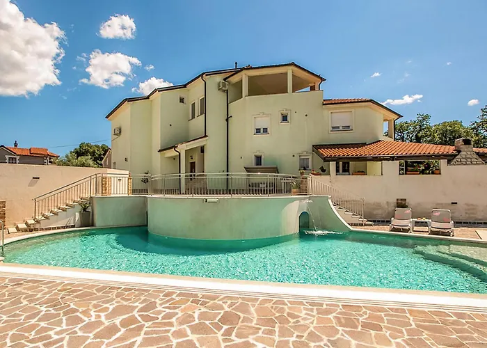 Stunning Apartment In Pula With Wifi